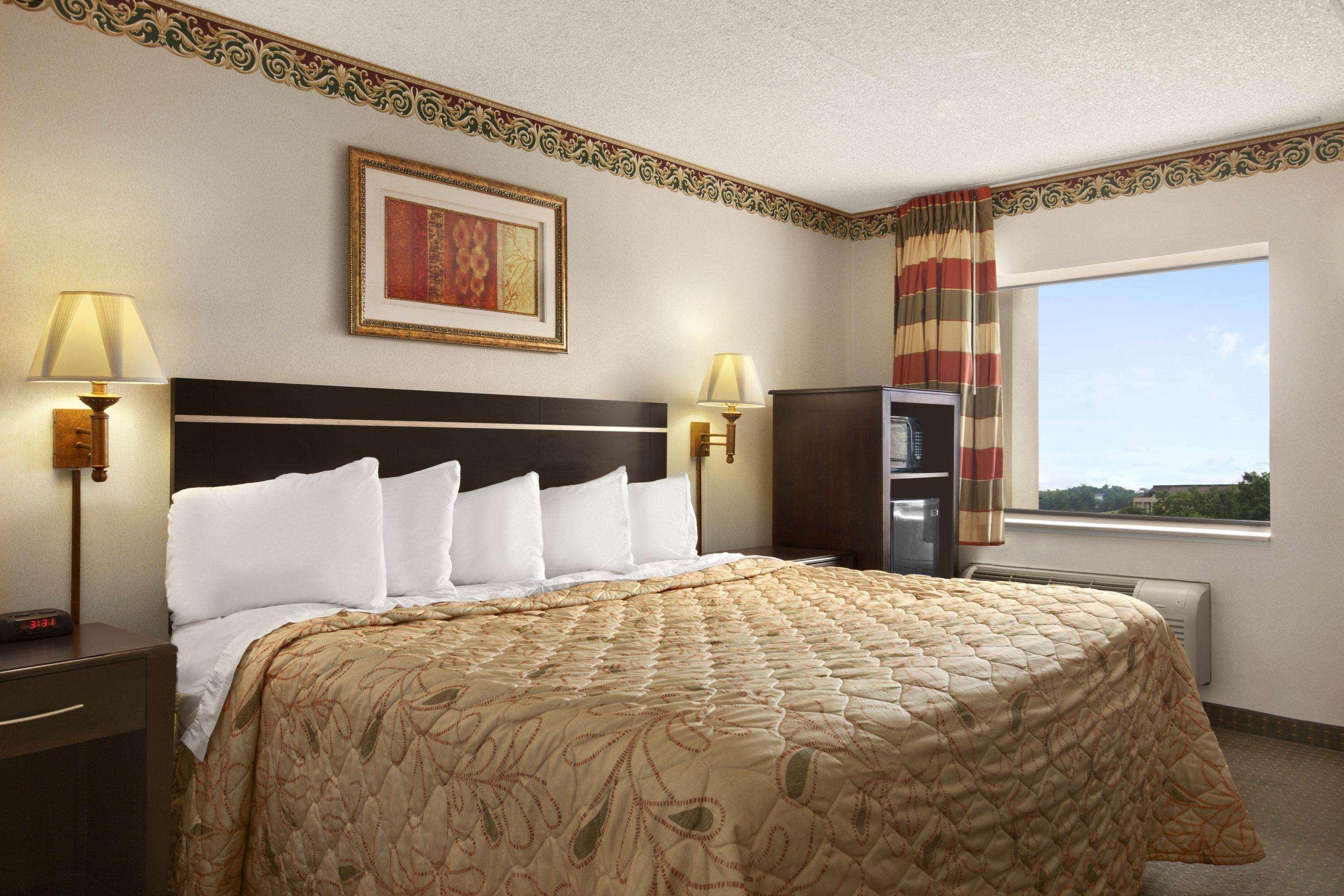 Days Inn By Wyndham Grantville Dış mekan fotoğraf